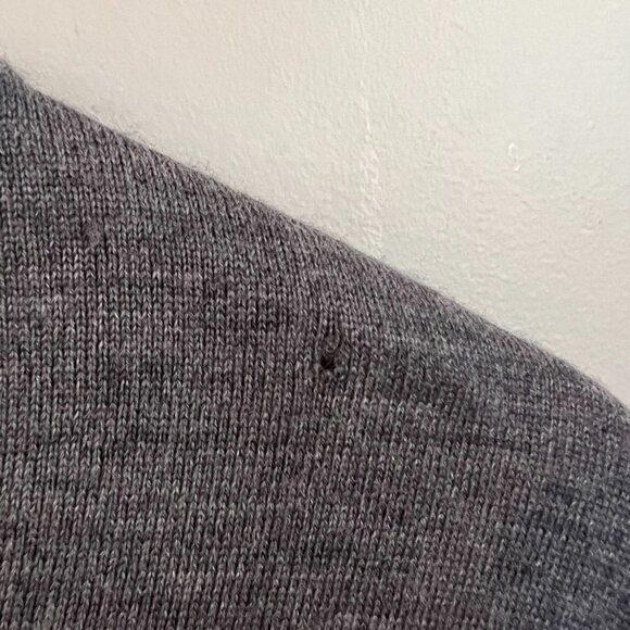 J Lindeberg Merino Wool V Neck Sweater Gray Medium Men's Long Sleeves Pullover - Picture 3 of 6